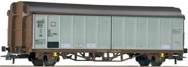 Sliding wall Box car<br /><a href='images/pictures/Roco/179672.jpg' target='_blank'>Full size image</a>
